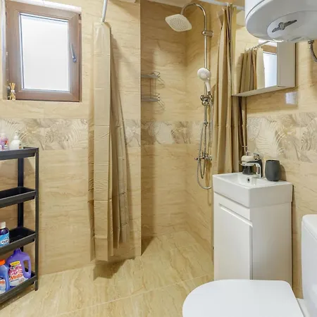 Modern 2br Flat With Parking For 4m Cars Апартаменти *